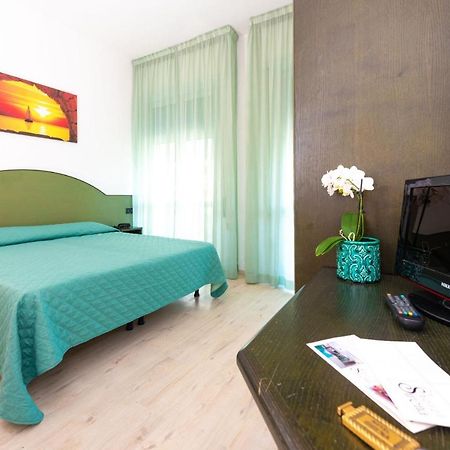 Hotel Sirena Lido di Camaiore Exterior photo