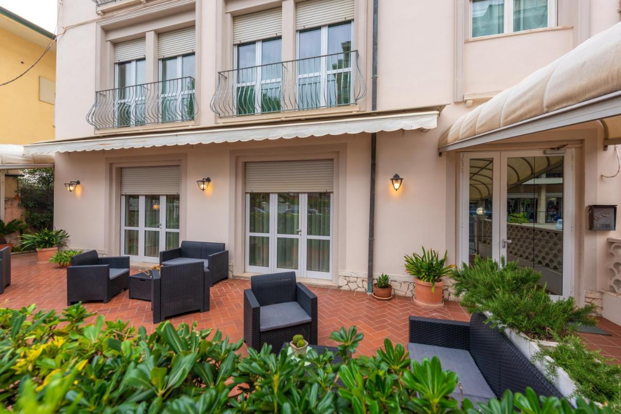 Hotel Sirena Lido di Camaiore Exterior photo