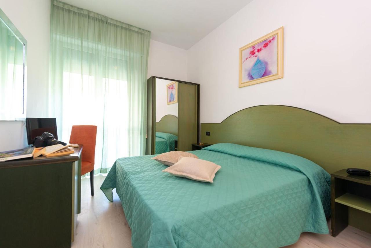 Hotel Sirena Lido di Camaiore Exterior photo