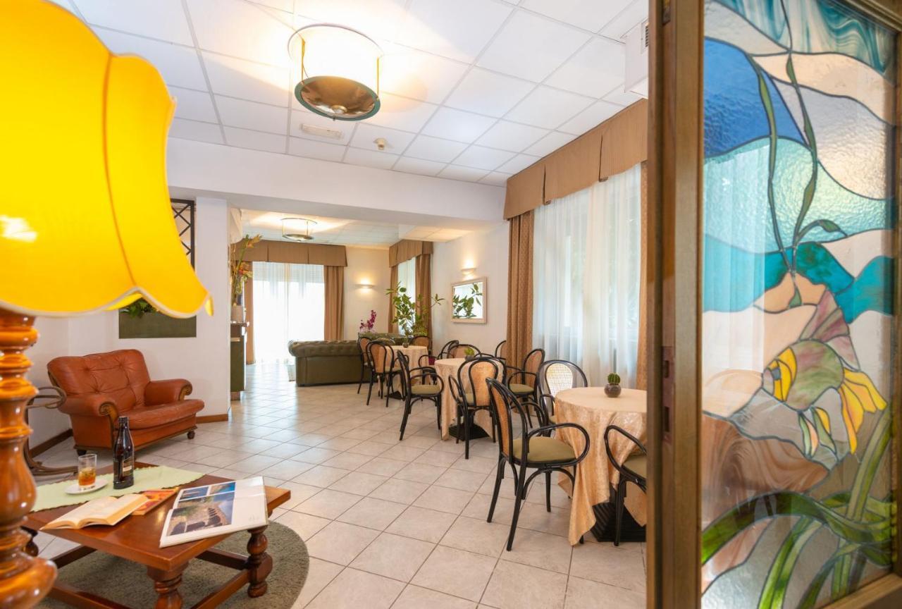 Hotel Sirena Lido di Camaiore Exterior photo