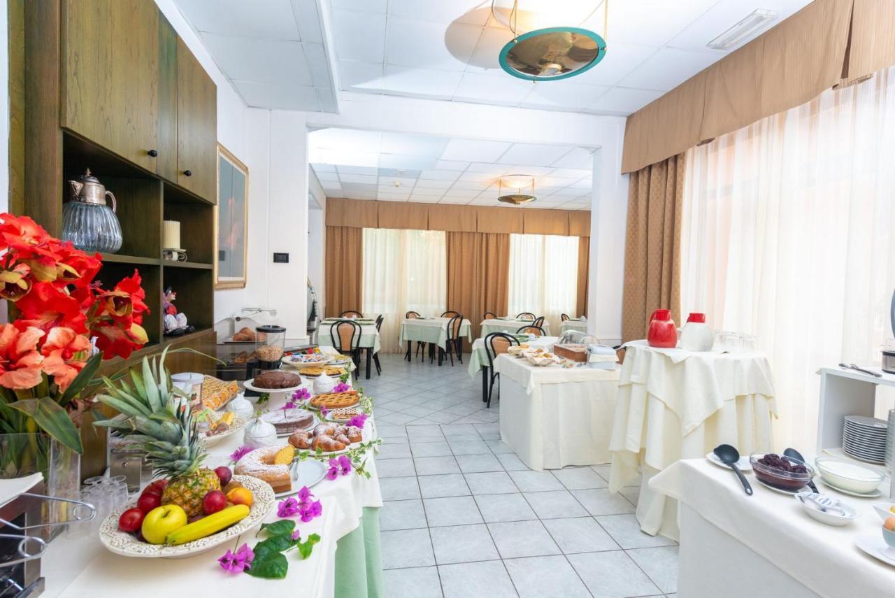 Hotel Sirena Lido di Camaiore Exterior photo