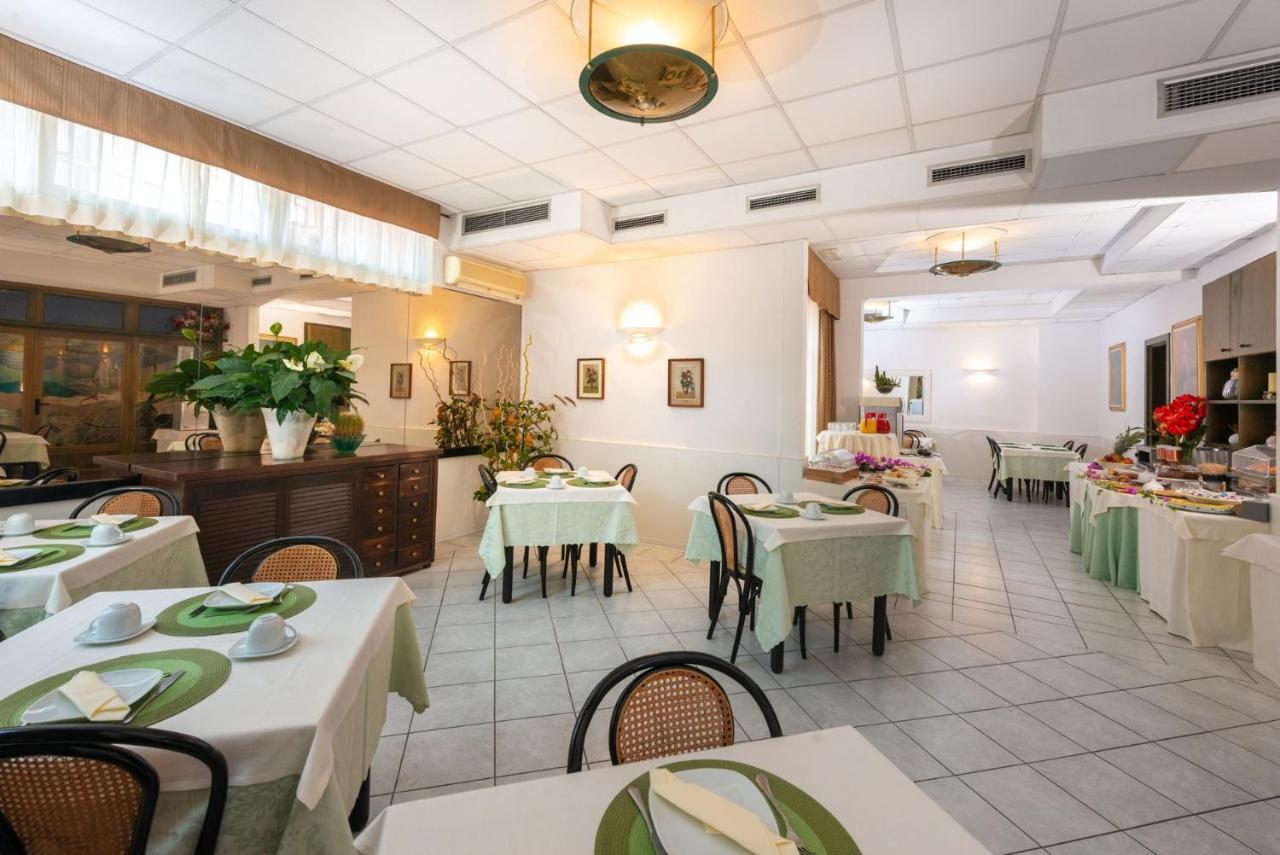 Hotel Sirena Lido di Camaiore Exterior photo