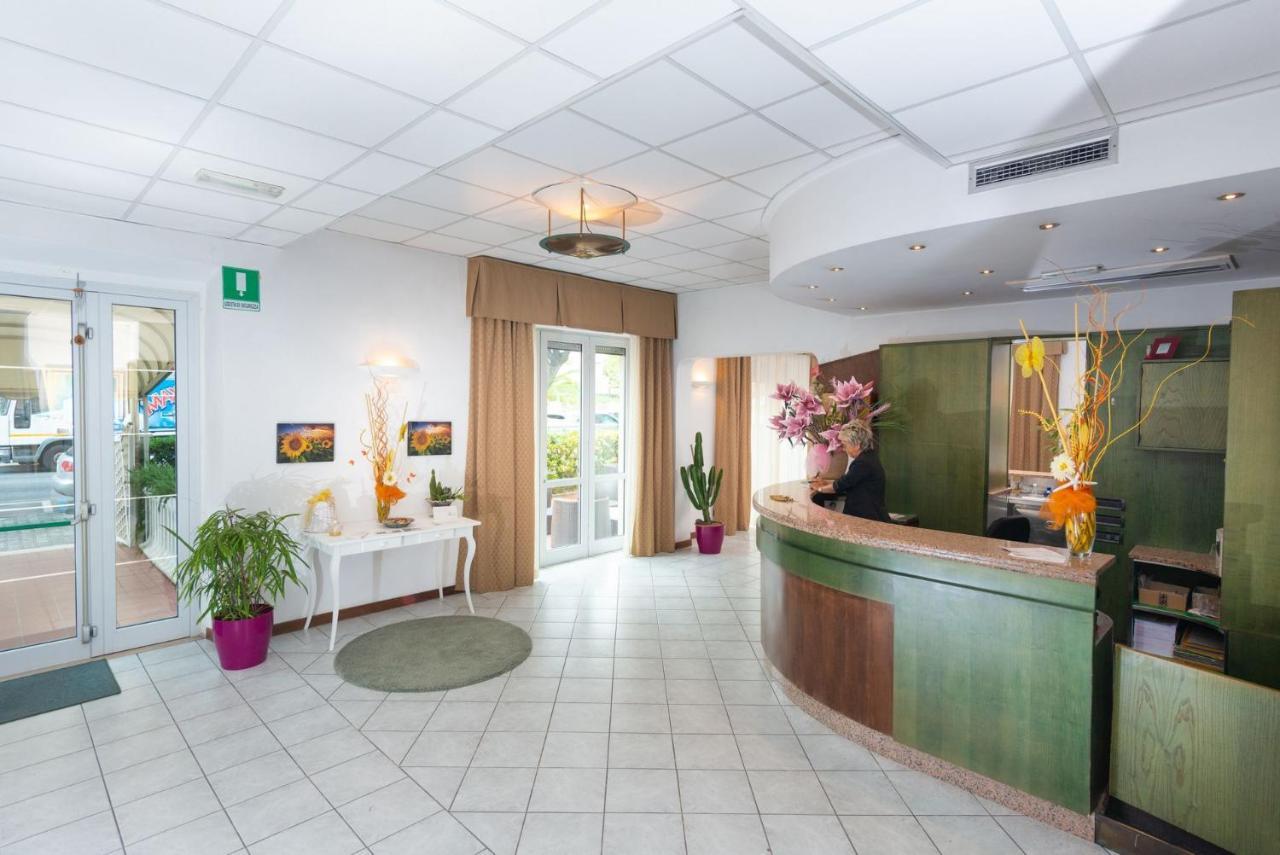 Hotel Sirena Lido di Camaiore Exterior photo