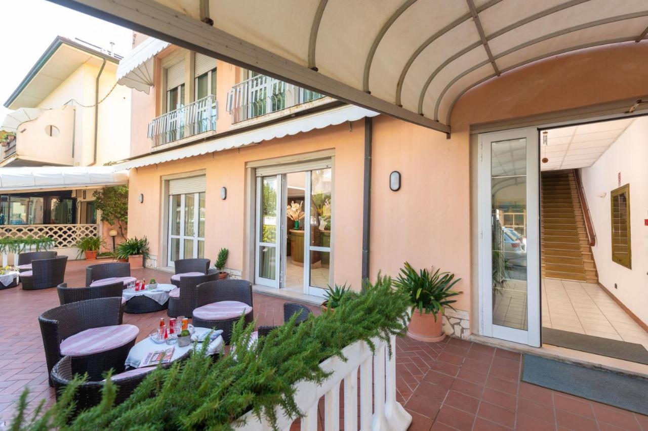 Hotel Sirena Lido di Camaiore Exterior photo