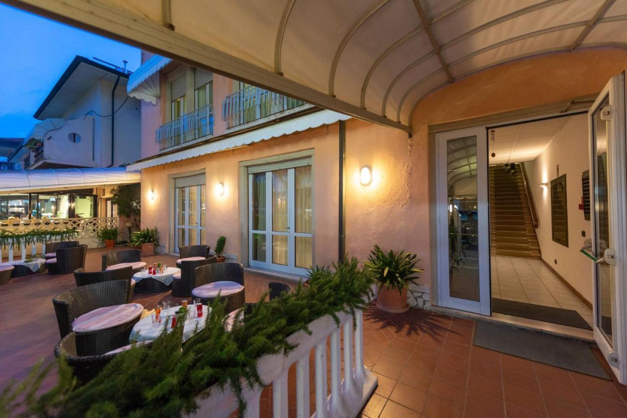 Hotel Sirena Lido di Camaiore Exterior photo